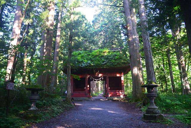 戸隠神社随神門