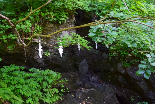 八水神の滝