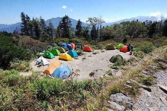 西穂山荘テント場