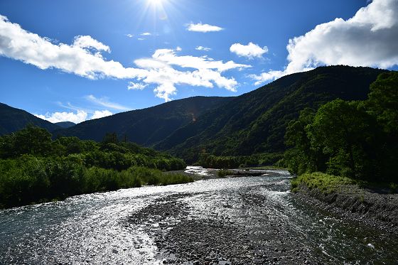 明神橋から梓川・上流方向