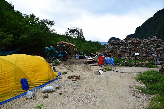 ババ平で働く工事のおじさん達