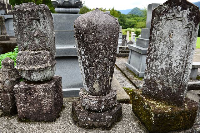 相真坊の無縫塔