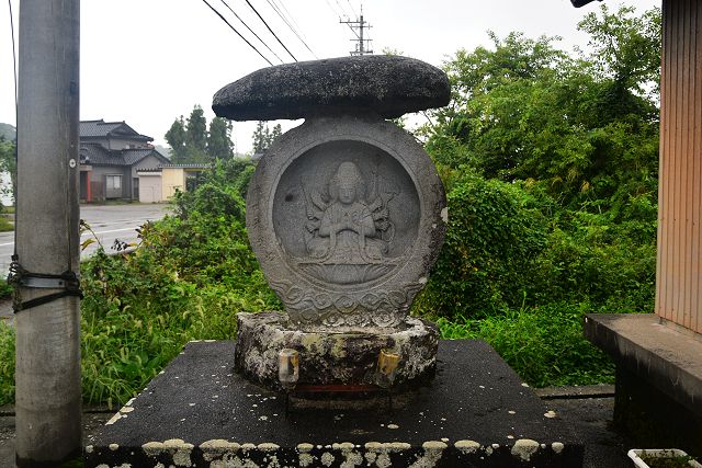 交差点に一番近い石仏、准胝観音