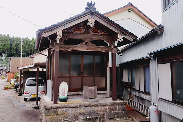 橋観音の観音堂