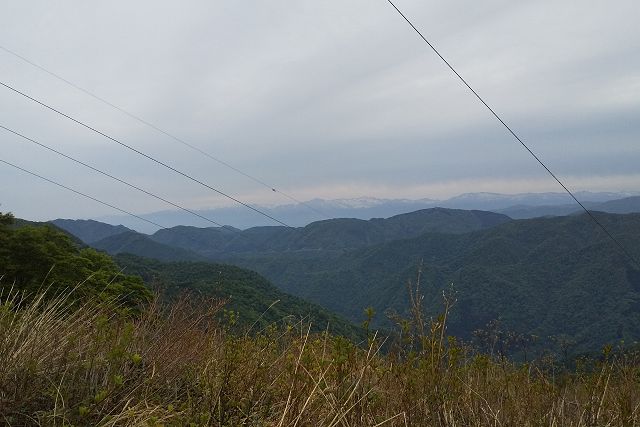 大尾峠から北東に見える山並み「立山連峰」