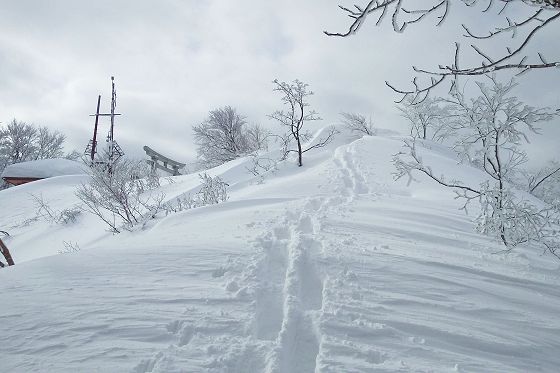 冬、牛嶽神社