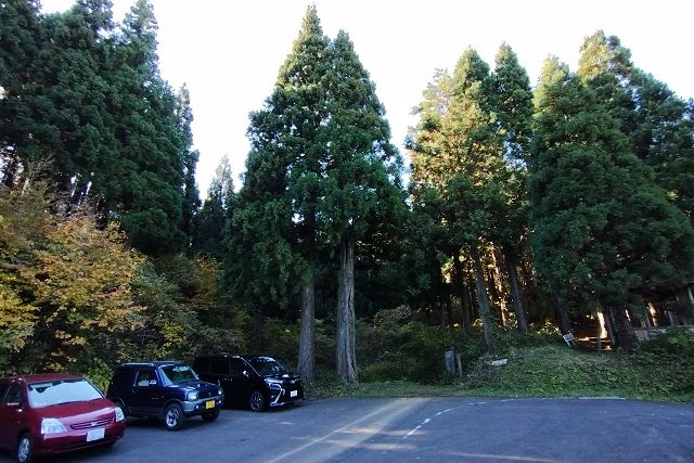 牛岳 二本杉登山口