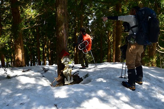 積雪期の八乙女山 三角点